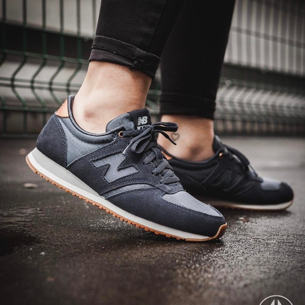 New Balance WL 420 SCA Outer Space :: 8, EUC